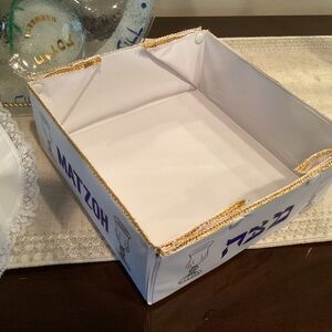 Passover Matzoh holder, Passover table, collapsible, gold trim edges, sides snap